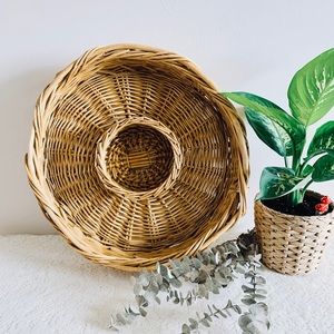 Vintage rattan/bamboo chip & dip tray